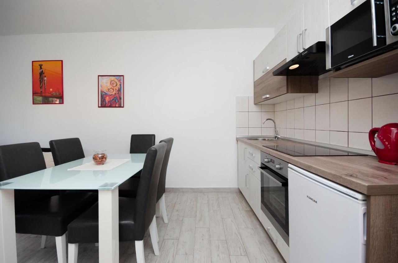 Apartments Toni Banjol Exterior foto